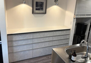 藤枝市　LIXILカップボードの取付工事